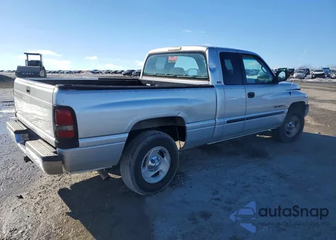 2001 Dodge Ram 1500 z USA, uszkodzony, nr VIN 3B7HC13Z31G790594